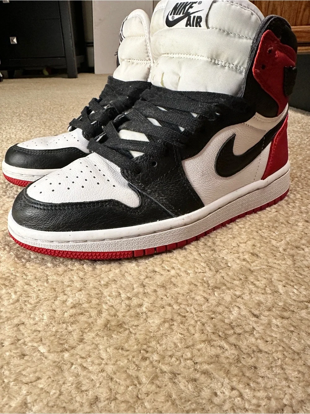Nike Air Jordan 1 Retro High - White Black Red